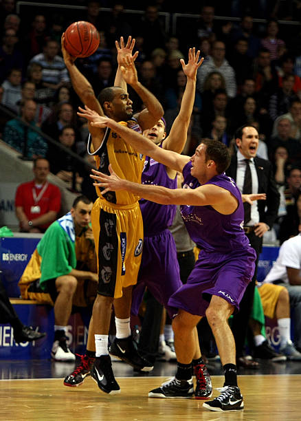 动权的背后 动权的背后